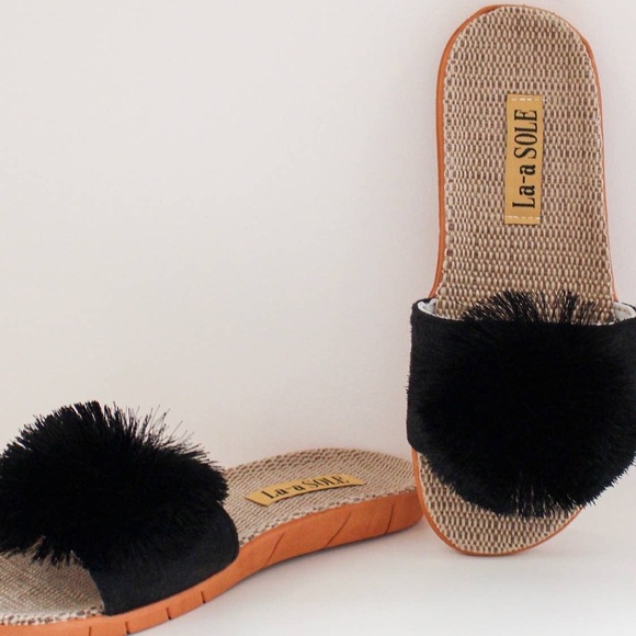 NEW! LA-a SOLE White Fringe Playful Unique Pom Pom Sandals  9 10 - Picture 3 of 12